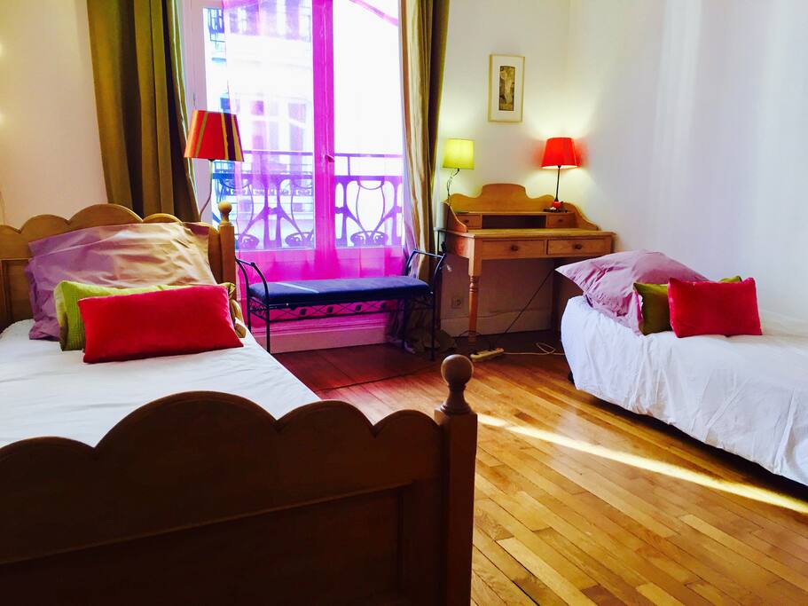 chambre d'enfants (2 lits)