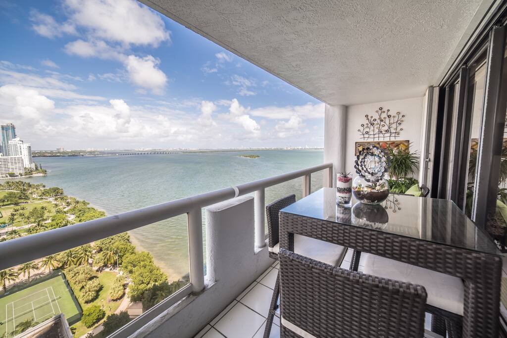 Designer Furnished Balcony Overlooking Biscayne Bay
