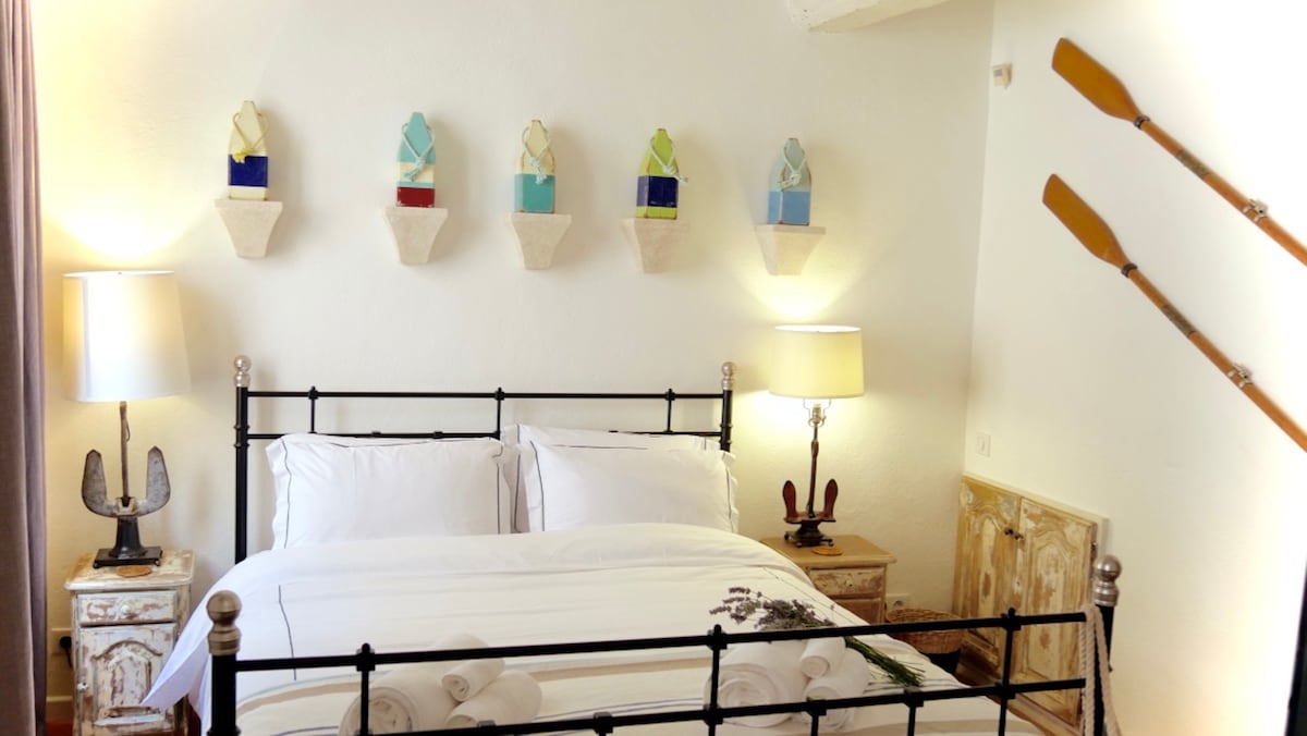 Chambre de l'ancre კომფორტული სუპერ დიდი ზომის საწოლით