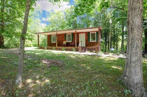 Christmas Cabin + Glamping (near Red River Gorge)