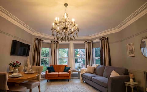 Stylish Central 2 Bedroom Apartment