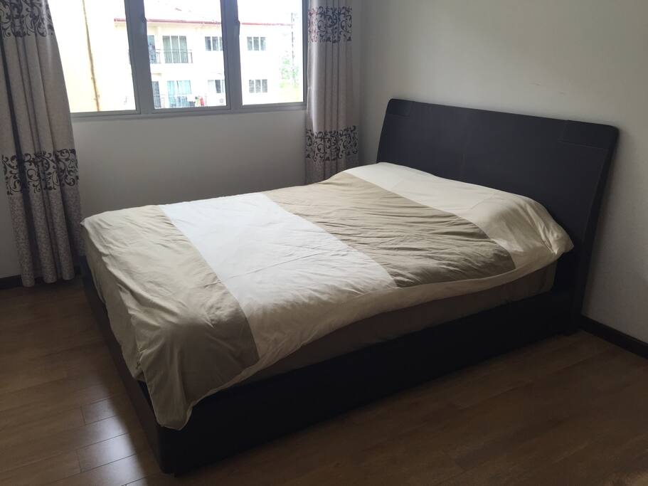 Queen size bed