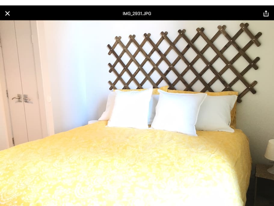 Country room -queen sized bed