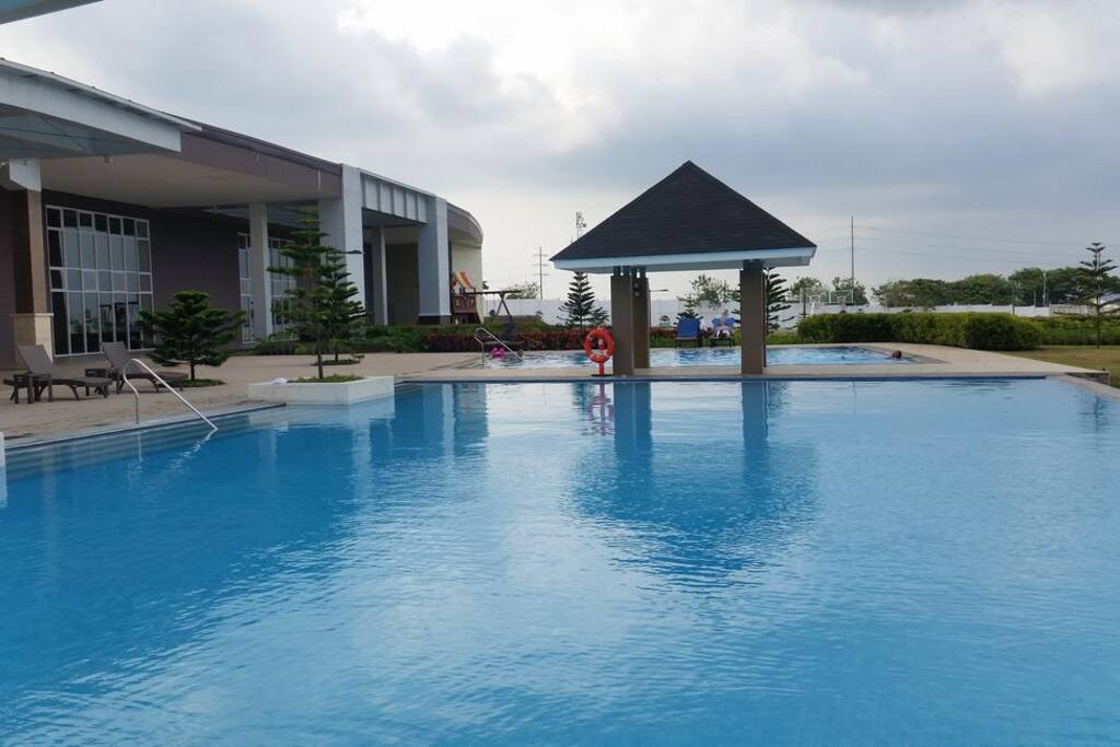 outdoor swiming pool