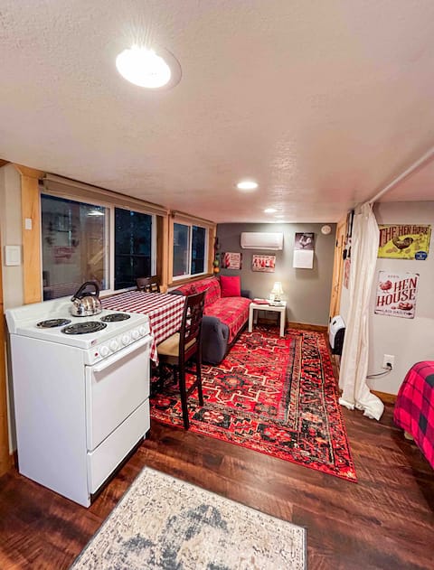 Successful Airbnb property: The Henhouse in Monte Rio