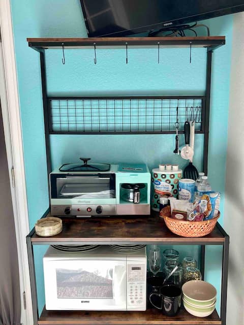Popular Airbnb listing: Guest Suite: private entrance, patio, fire pit in Aurora