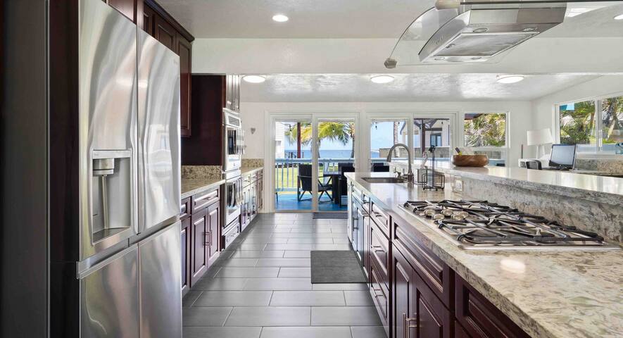 ~Naupaka Breeze~Ocean View w/AC- 30 day stays gallery image 5