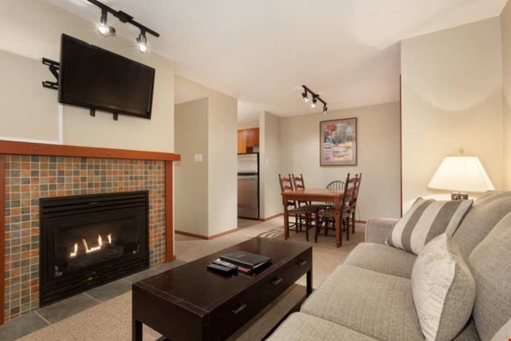 After a day on the slopes, sink into the sofa, kick up your feet and watch a movie on the flat screen TV.