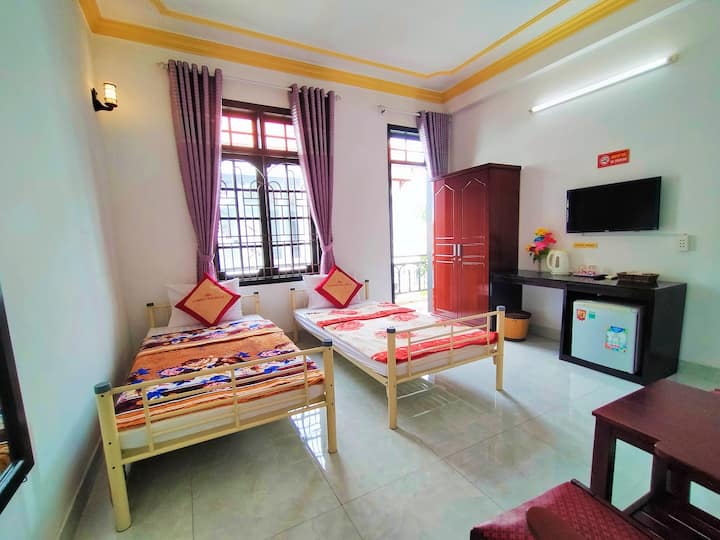 2张单人床，可容纳2人。 如果您是情侣，您可以在1张双人床上移动2张单人床。