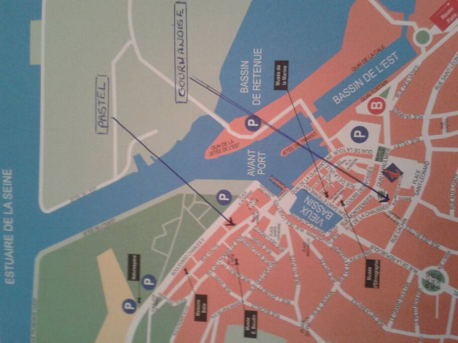 situation location Gourmandise sur Honfleur (200m vieux bassin)