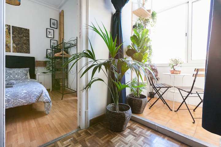 COZY DOUBLE ROOM IN BARCELONA CITY CENTRE *****