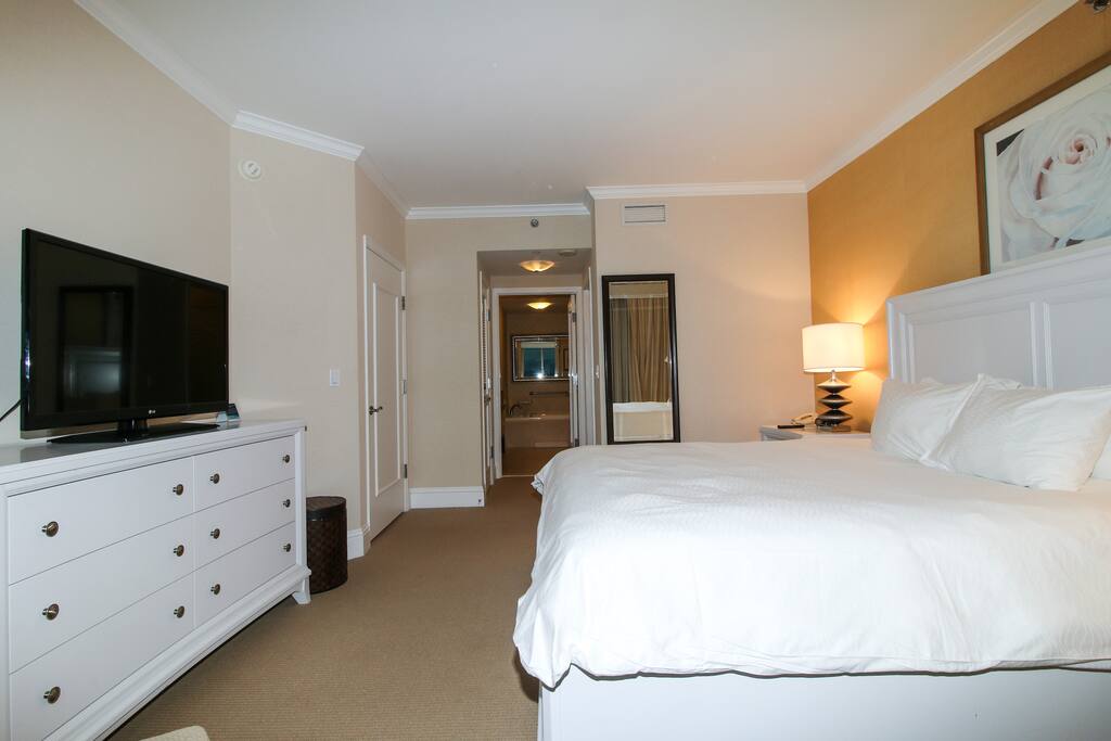 Tresor unit master bedroom TV