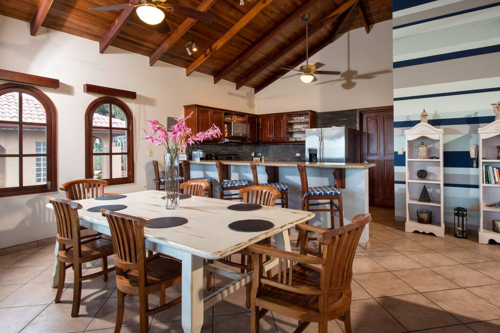 Lobby Kitchen