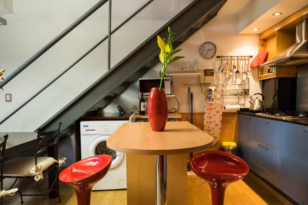 Kitchen and breakfast table.
