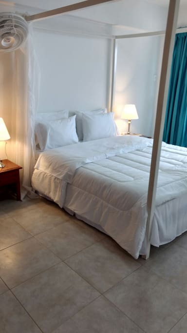Habitaciones cómodas con aire acondicionado y baño privado