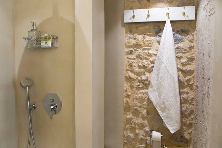 Boutique apartment near Acropolis gallery image 5