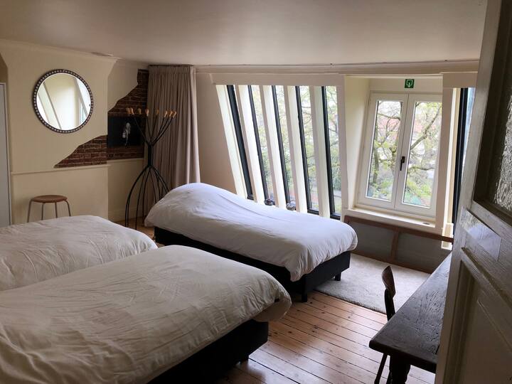 Kortrijk center: accommodation up to 8 guests