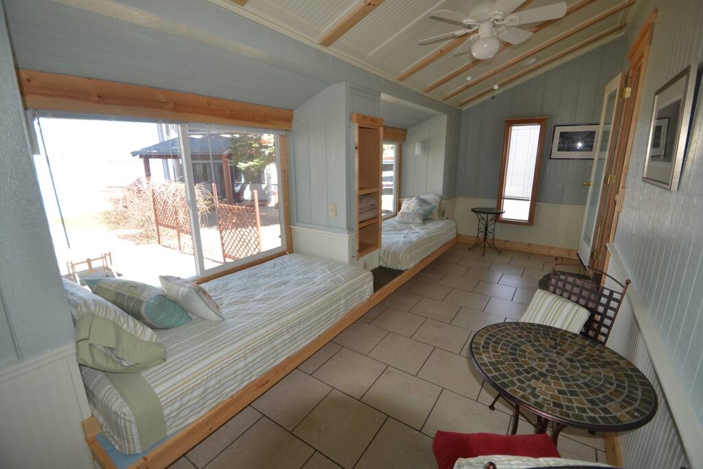 2nd bedroom, great for kids