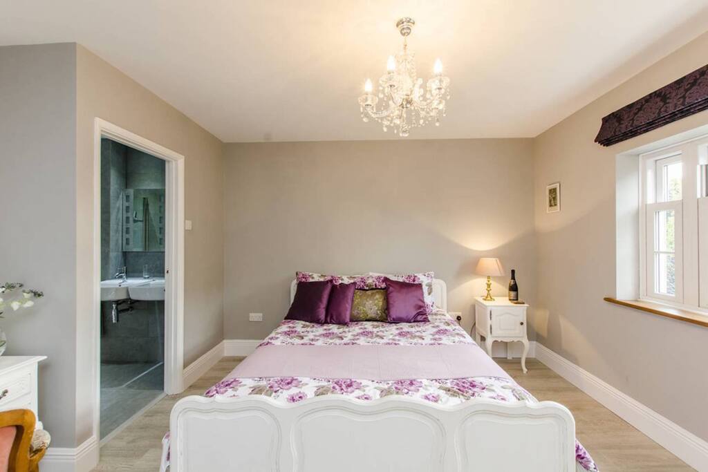 "Simone's house was perfect for us. It accommodated our family of 8 very well. The guidebook was well thought out and helpful for getting around the city. Simone was great! She met us at the house and walked us through everything. The location can't be beat! Easy access to public transit and plenty to do nearby. "Matt December