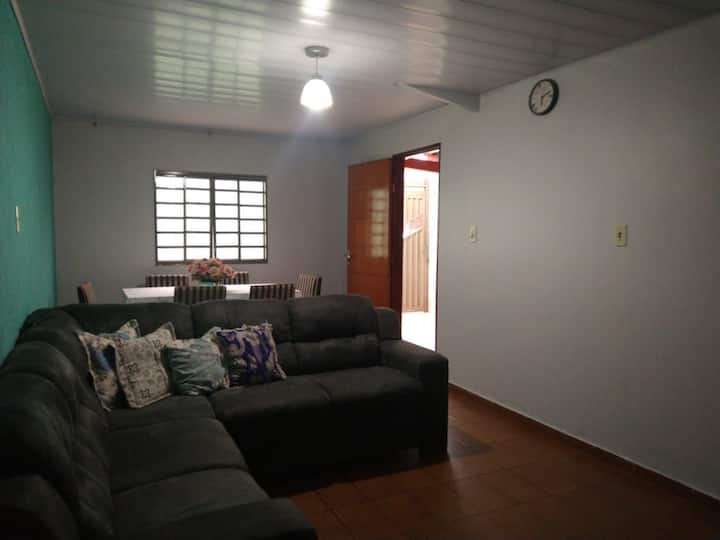 Casa Temporada
Até 8 Pessoas
Garagem 2 Carros. - Anápolis