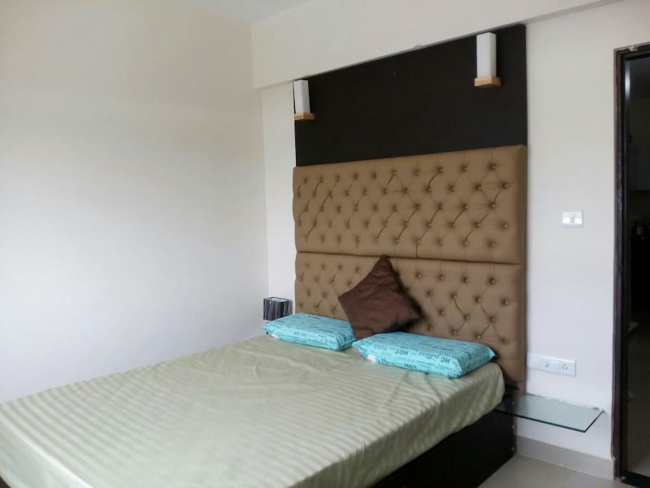 Bed room