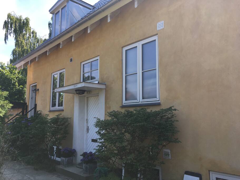 Hovedindgang/main entrance
