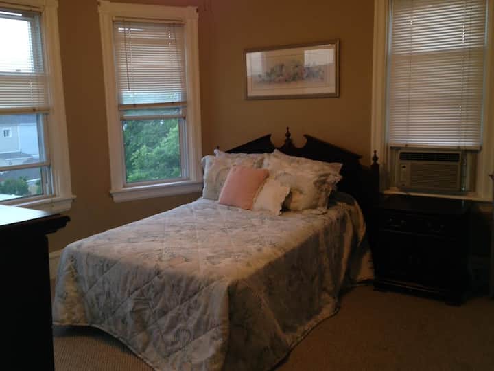 Dhomë gjumi dopio "queen"