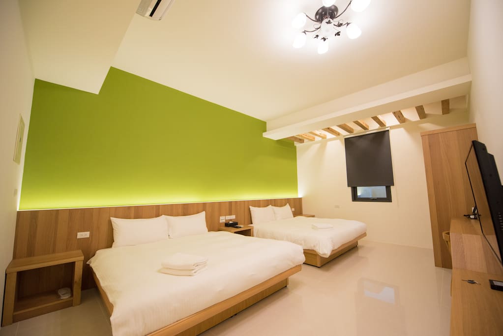 Flagship Room [two double beds for 24 people] Houses for Rent in