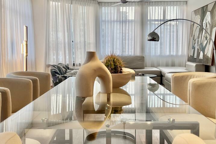 Luxury NYC-style city pad (no loadshedding)