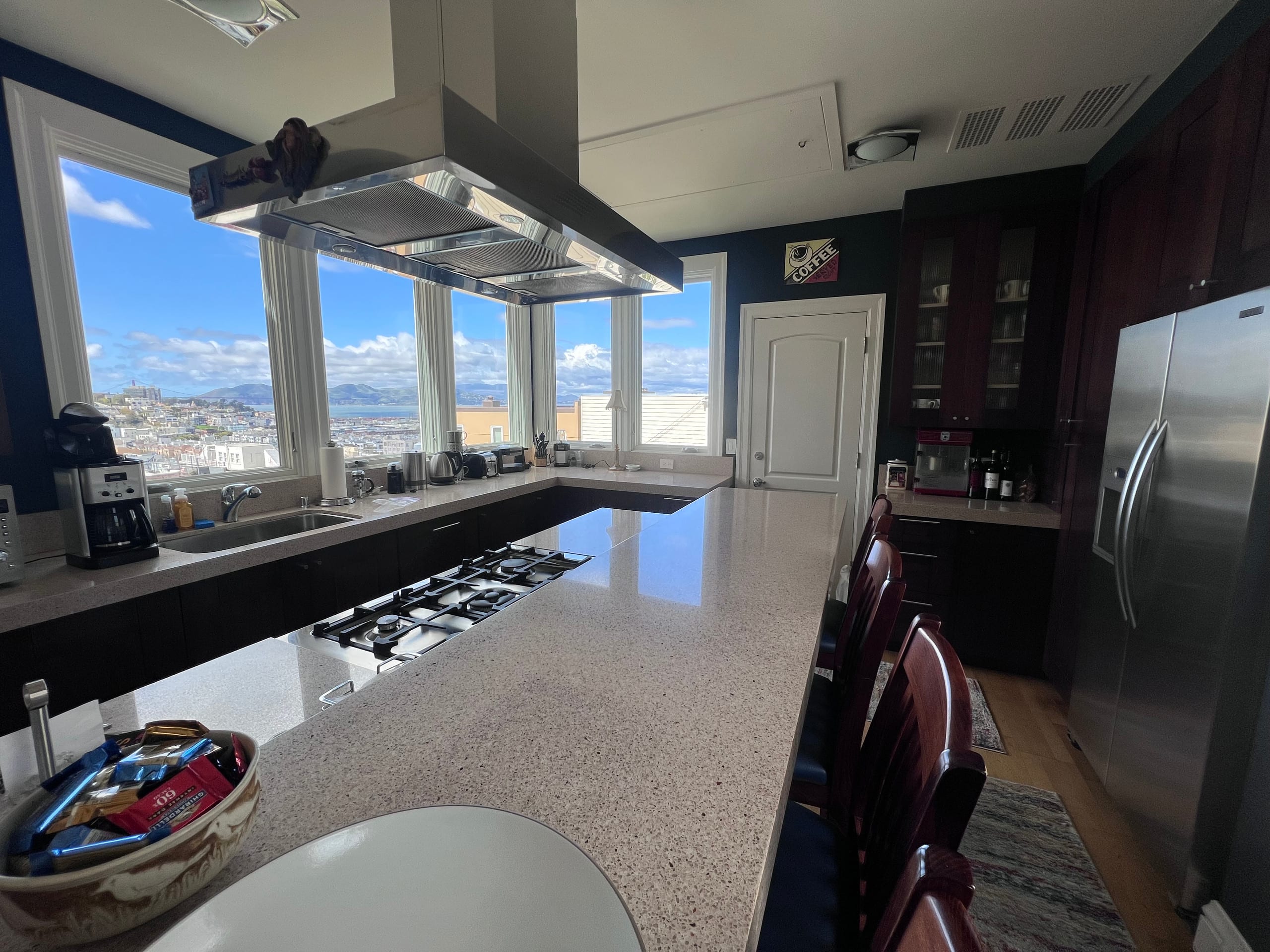 Condo in San Francisco · ★4.99 · 2 bedrooms · 2 beds · 1.5 baths - Image 8