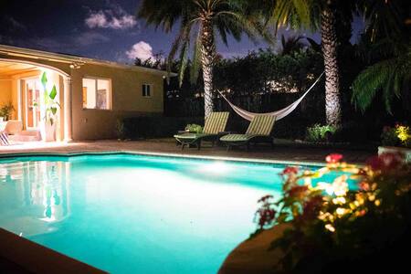 Modern Private Studio with tropical garden Miami