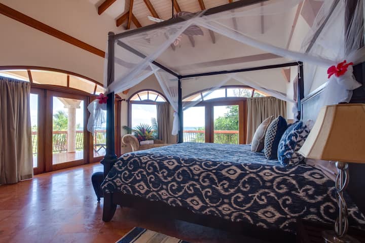 Upstairs Master Suite