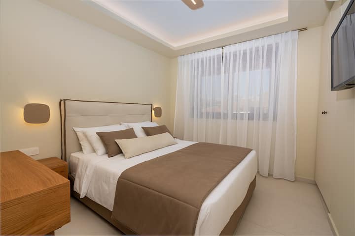 Double bedroom with en-suite bathroom.