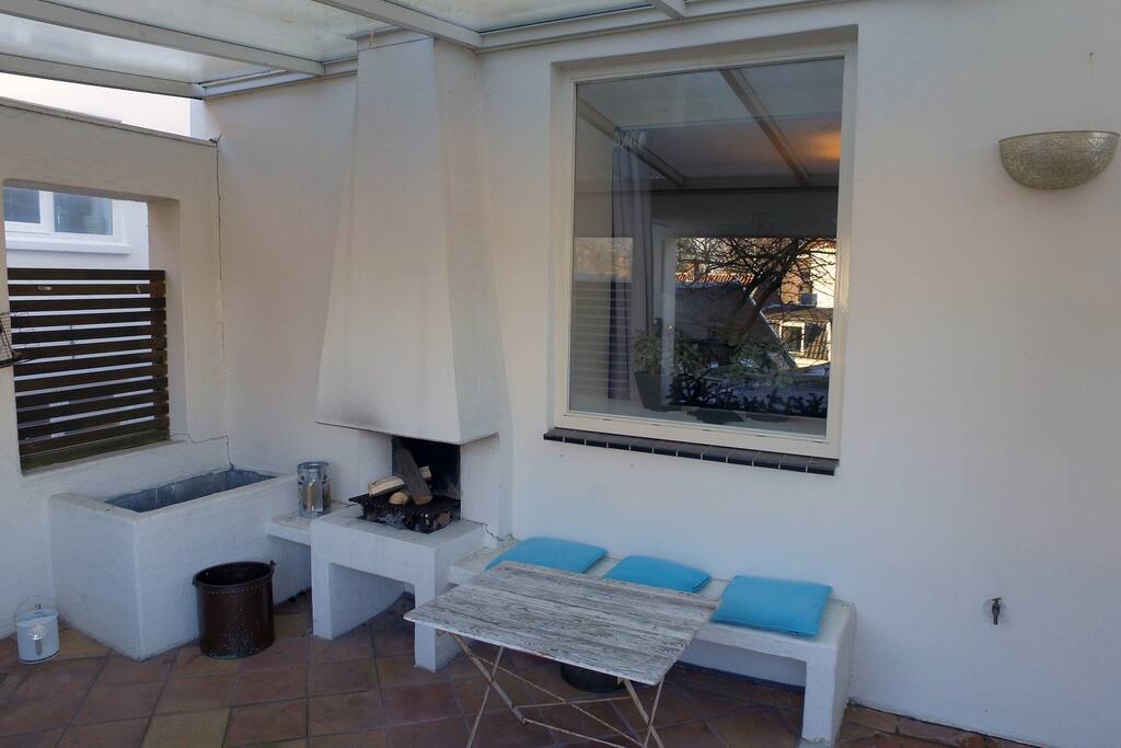 Overdekt terras met openhaard/bbq