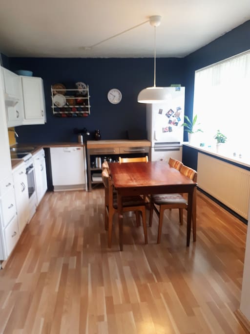 Kitchen with an expandable table.