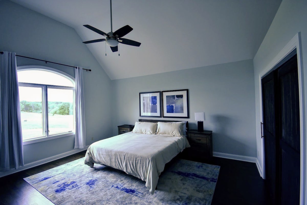 En-Suite King Size Bedroom #2