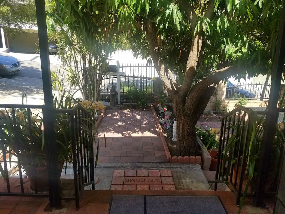 Street parking is also available.