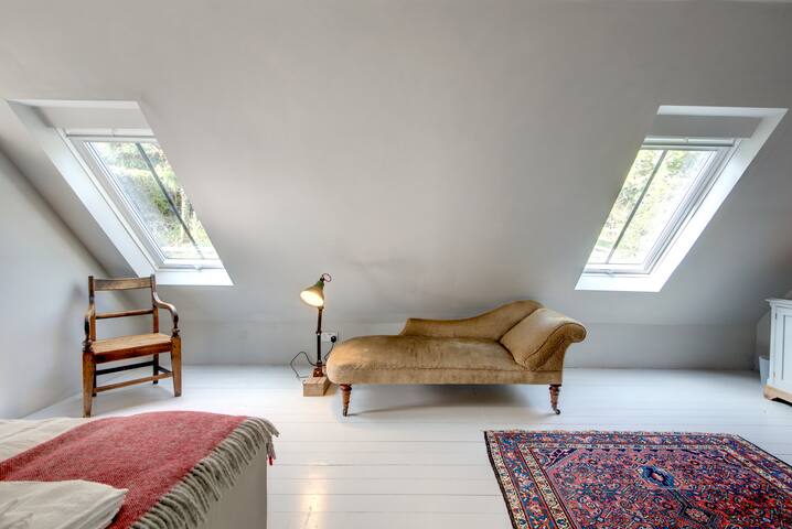 Mayfield Cottage - private guest accommodation.