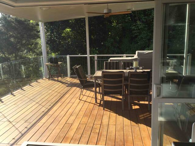 Airbnb Whakatete Bay Vacation Rentals Places To Stay