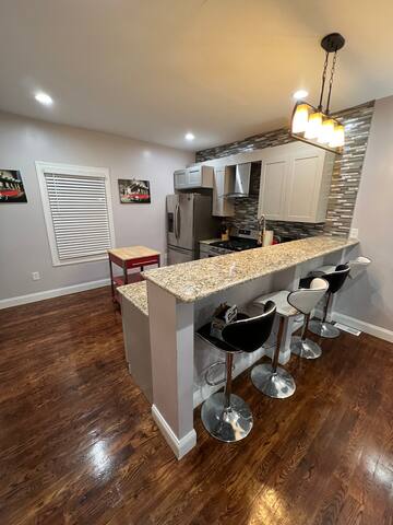 New York inspired brick house 4 mins from Train !! gallery image 4