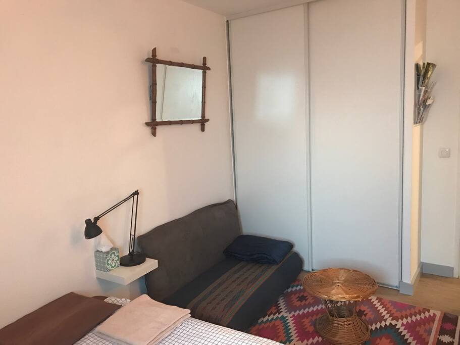 Vue depuis l'arrière de la chambre.