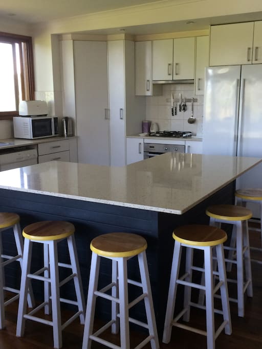 Breakfast bar seats 6