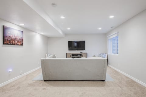Top Airbnb: Premier apartment at family friendly neighborhood in Draper