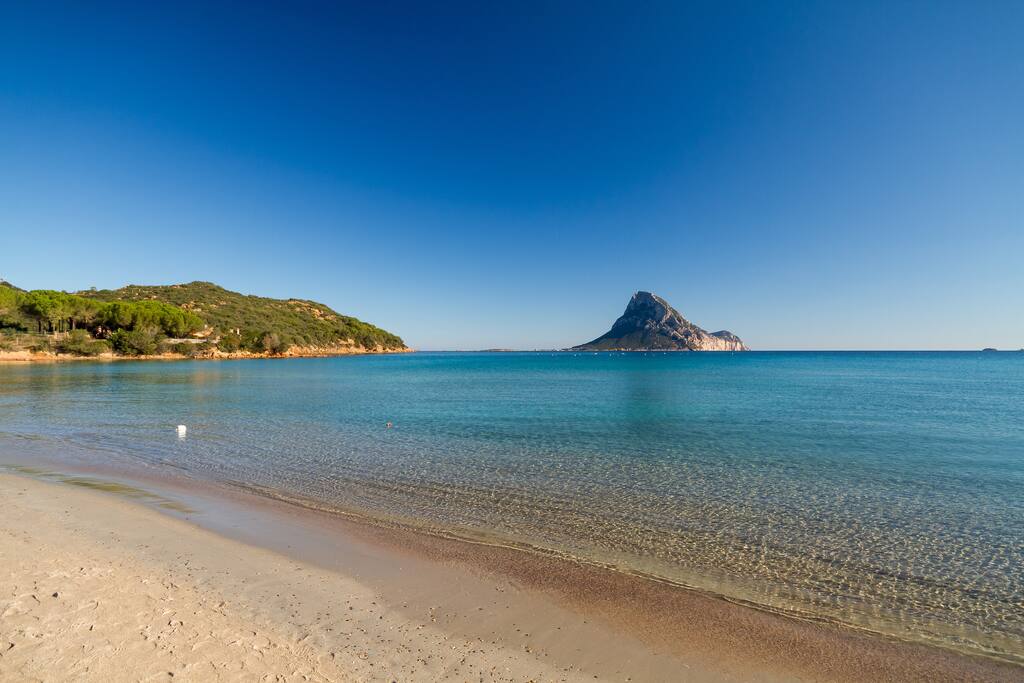 spiaggia davanti alla villa