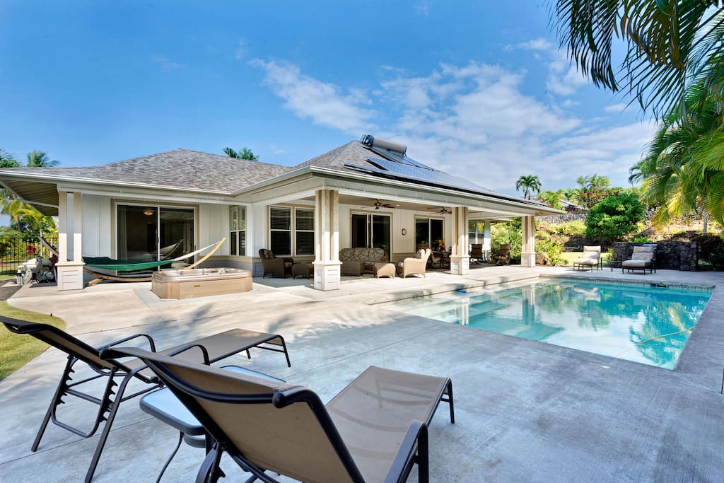 Lounge Poolside