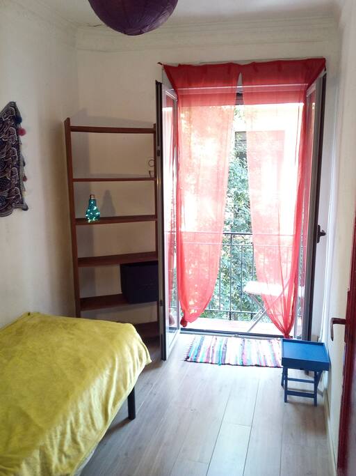 Habitación con balcón