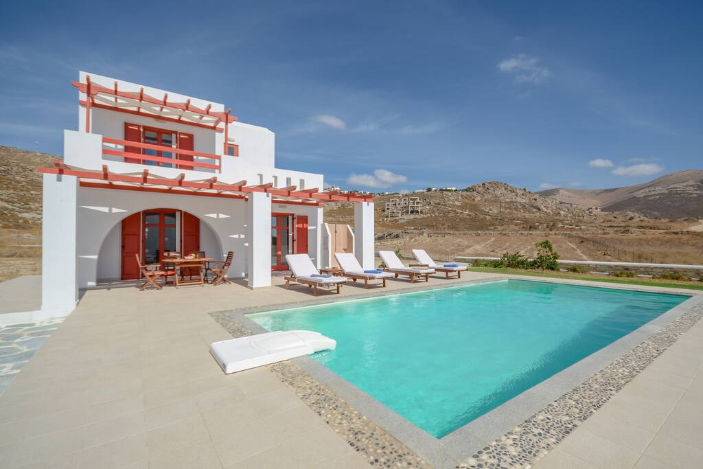 Villa Dunes on the poolside