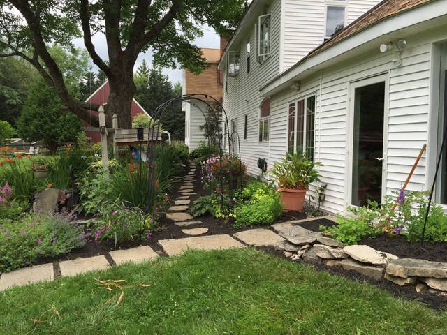 Colebrook Ct Lodging Rentals Airbnb