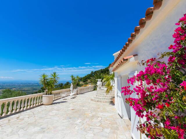 ROSAS : VILLA SUPERBE VUE SUR LA BAIE AVEC JACUZZI gallery image 5