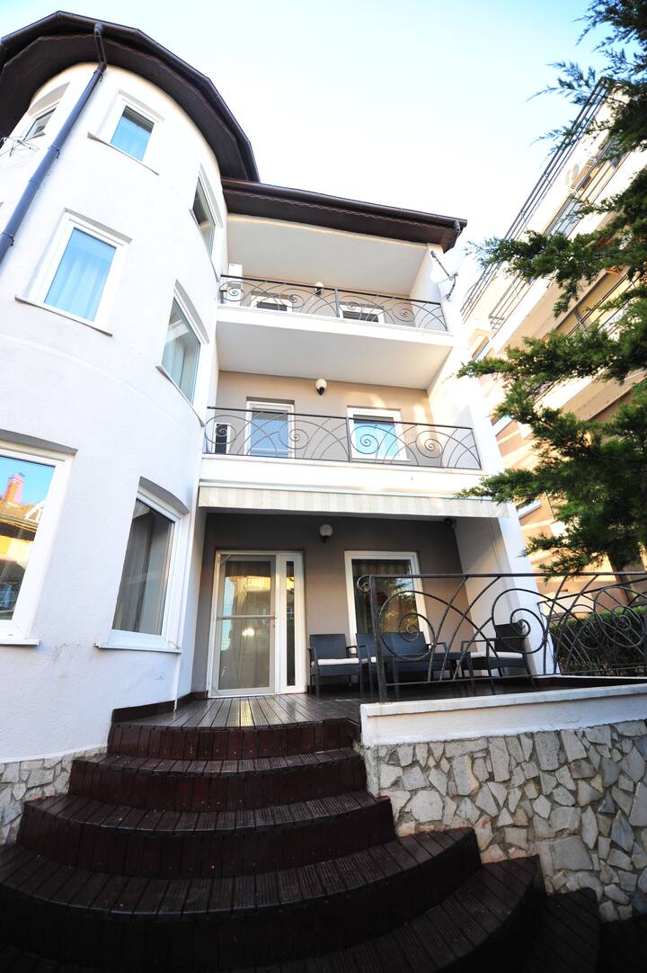 50m walk to new beach Agigea -Modern Family Villa